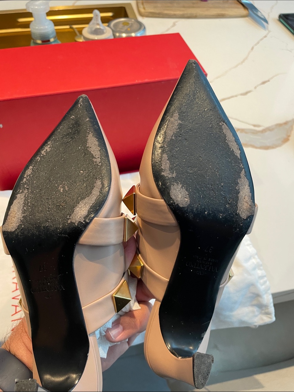 Valentino Garavani Beige Pointed-Toe Rockstud Mule with Gold Studs - Picture 6 of 9